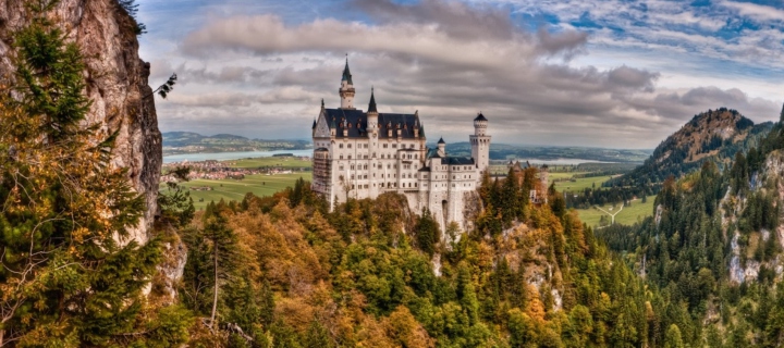 Das Bavaria Neuschwanstein Castle Wallpaper 720x320