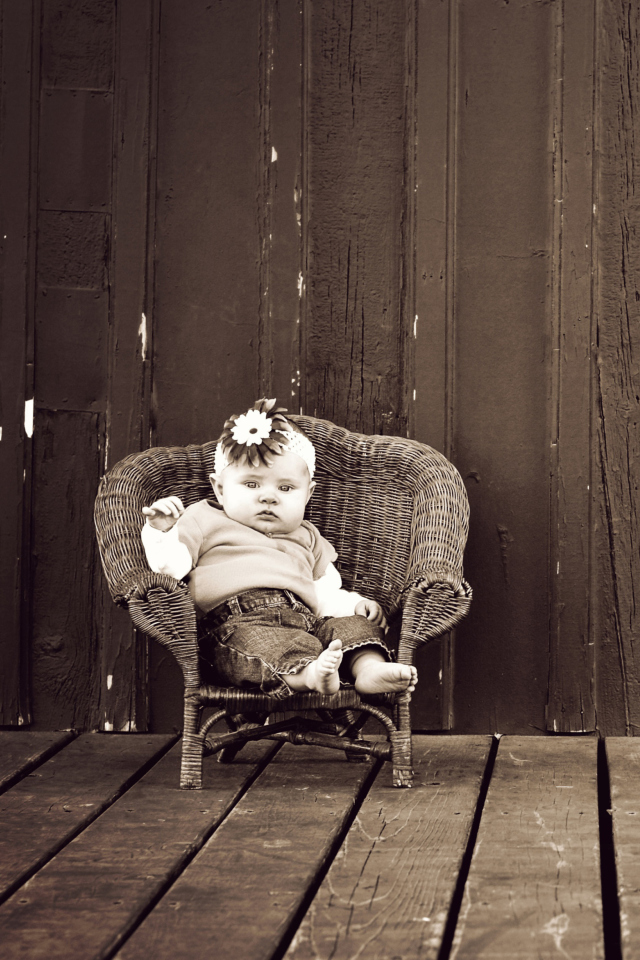 Das Cute Baby Vintage Style Wallpaper 640x960