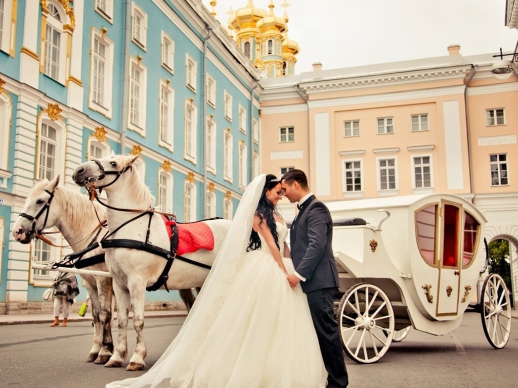 Обои Wedding in carriage 1024x768