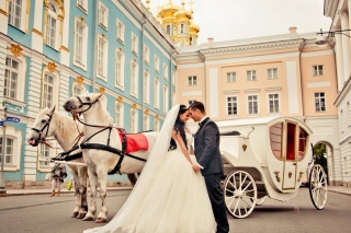 Wedding in carriage Background for Android, iPhone and iPad