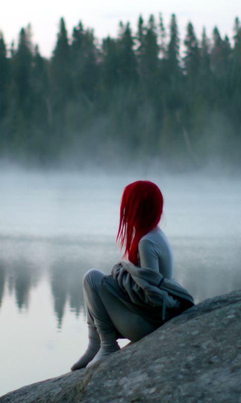 Sfondi Girl With Red Hair And Lake Fog 480x800