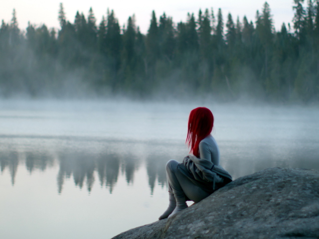 Обои Girl With Red Hair And Lake Fog 640x480