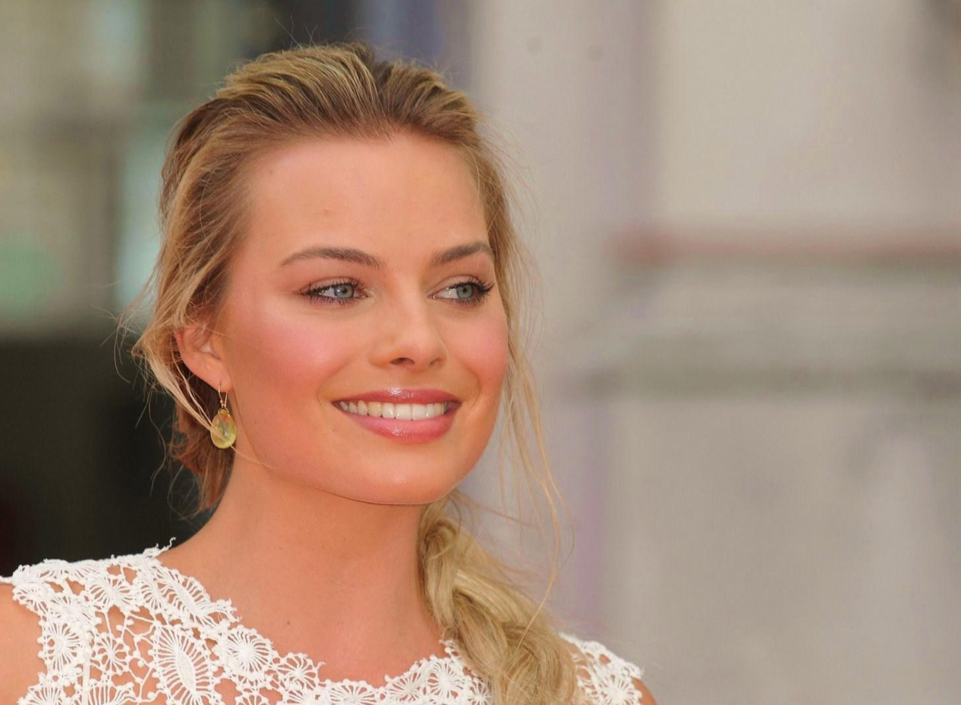 Sfondi Margot Robbie Actress 1920x1408