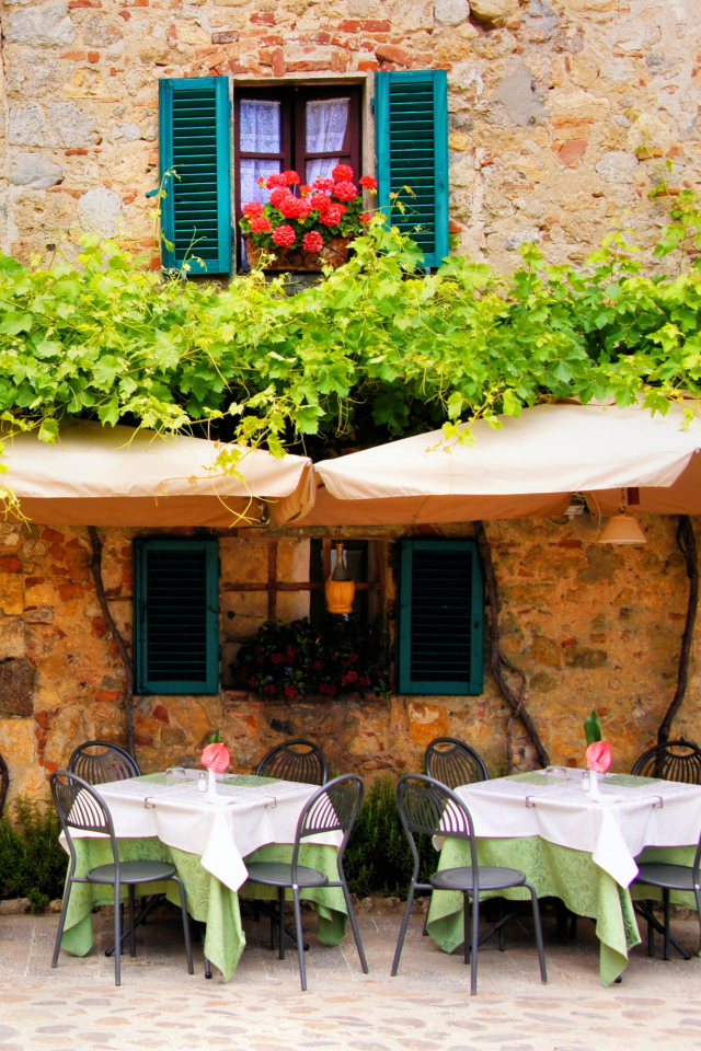 Das Tavern In Italy Wallpaper 640x960