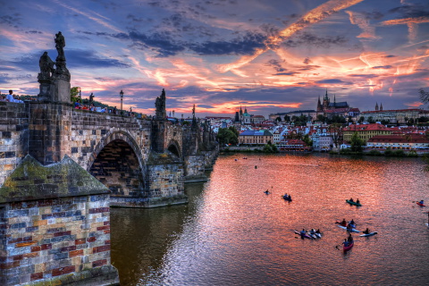 Charles Bridge in Prague wallpaper 480x320
