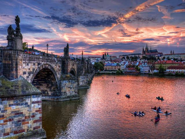 Das Charles Bridge in Prague Wallpaper 640x480