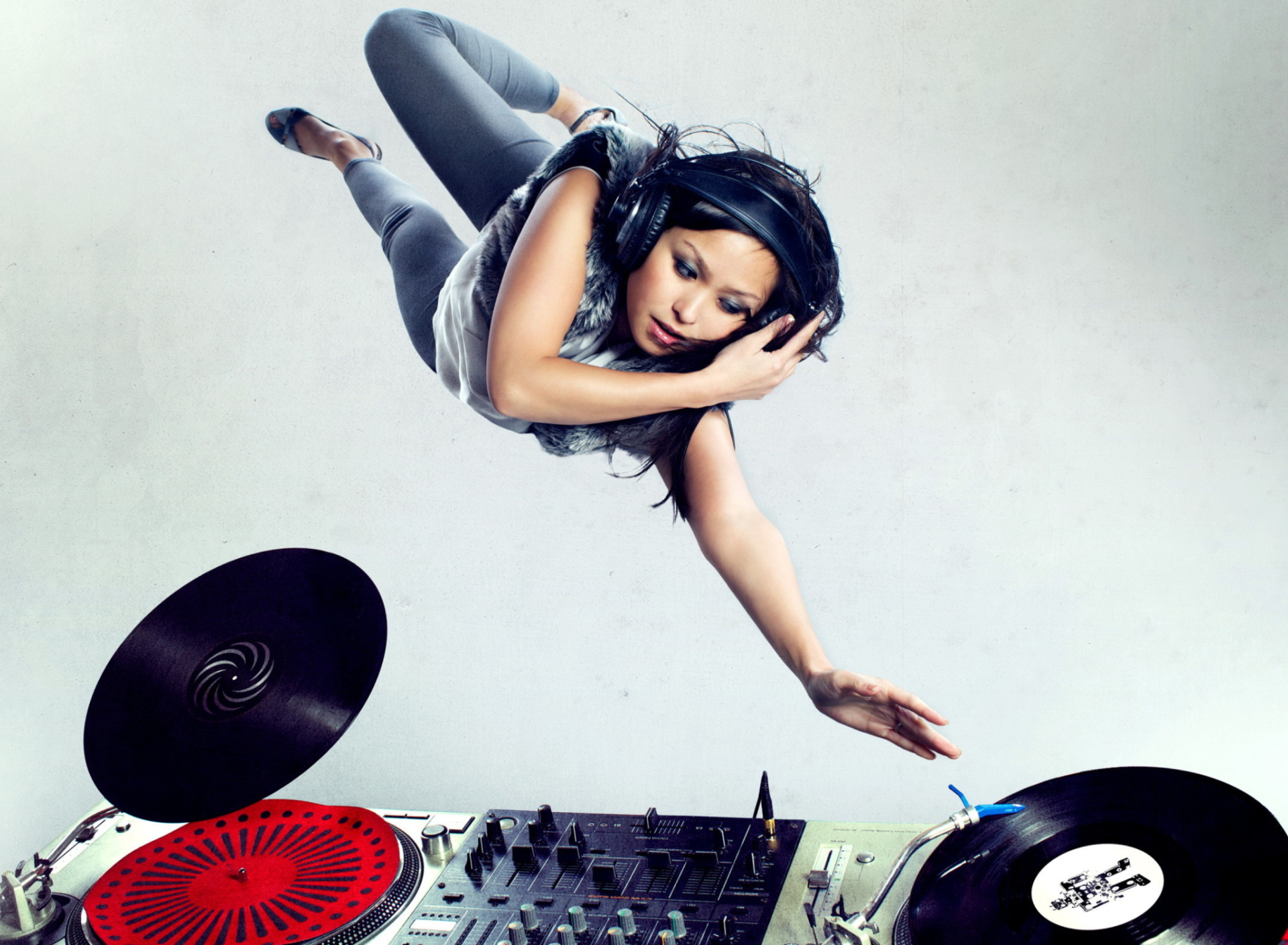 Dj Girl wallpaper 1920x1408