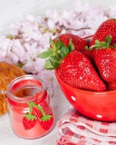 Screenshot №1 pro téma Strawberry, jam and croissant 128x160