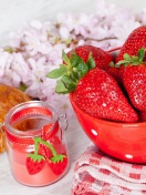 Sfondi Strawberry, jam and croissant 132x176