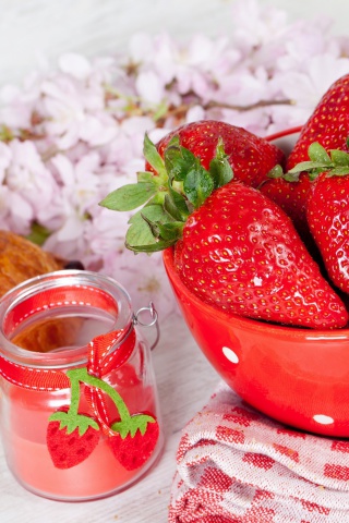 Strawberry, jam and croissant wallpaper 320x480