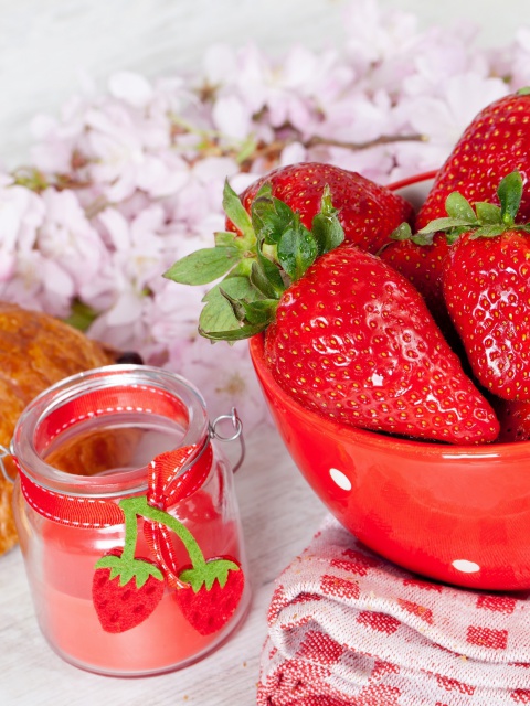 Strawberry, jam and croissant wallpaper 480x640