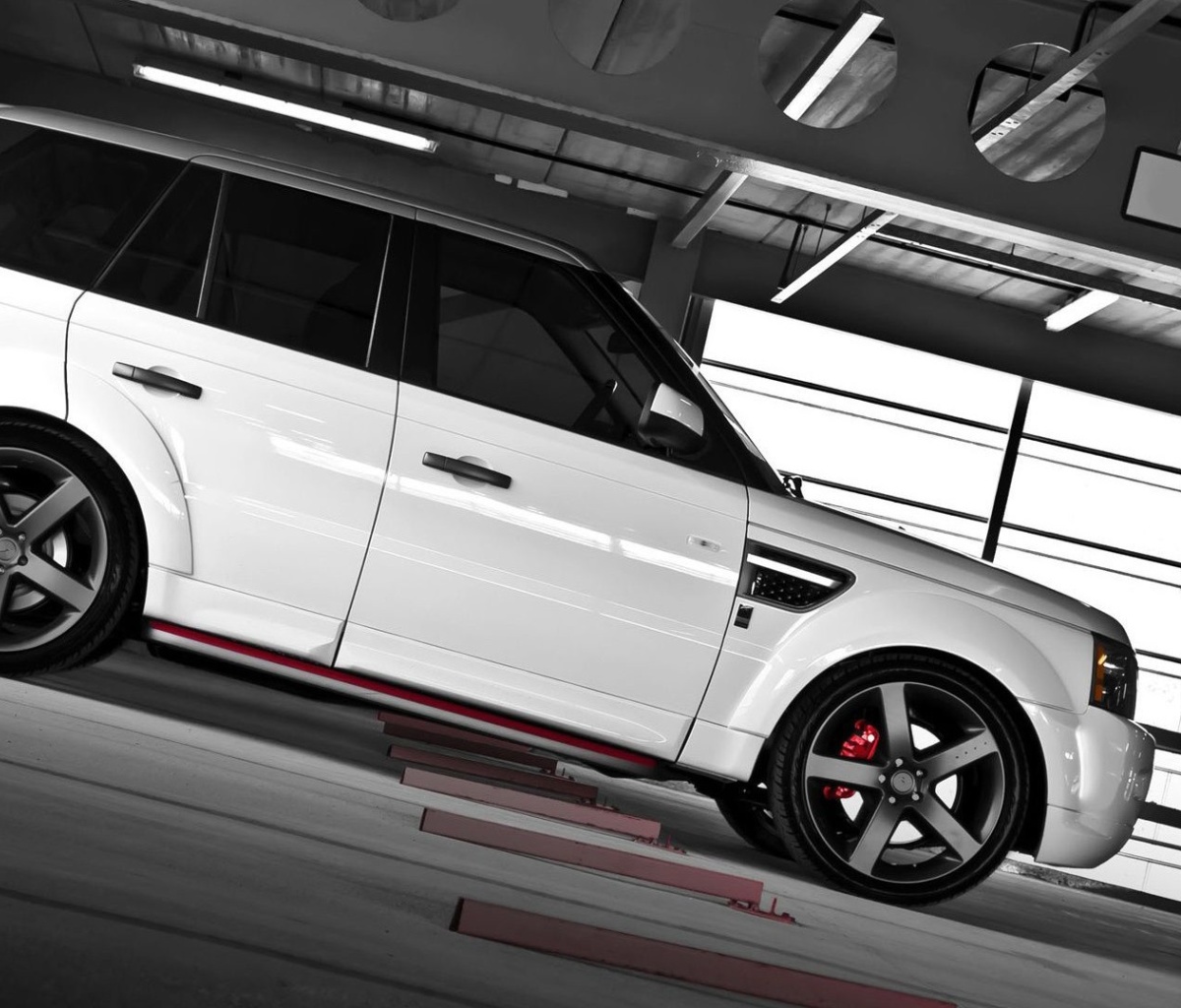 Screenshot №1 pro téma Range Rover Sport 3.0TD V6 1200x1024