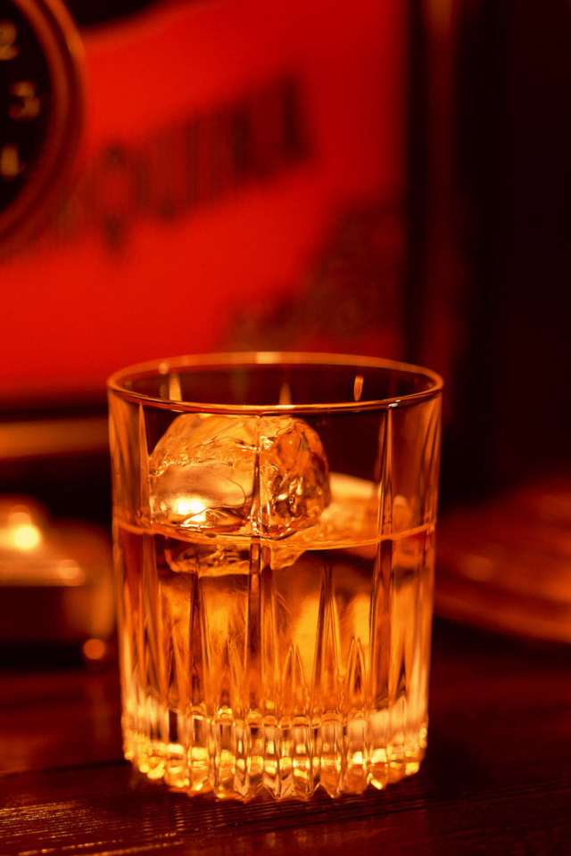 Whiskey With Ice wallpaper 640x960