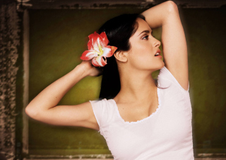 Free Salma Hayek Picture for Fullscreen Desktop 1400x1050