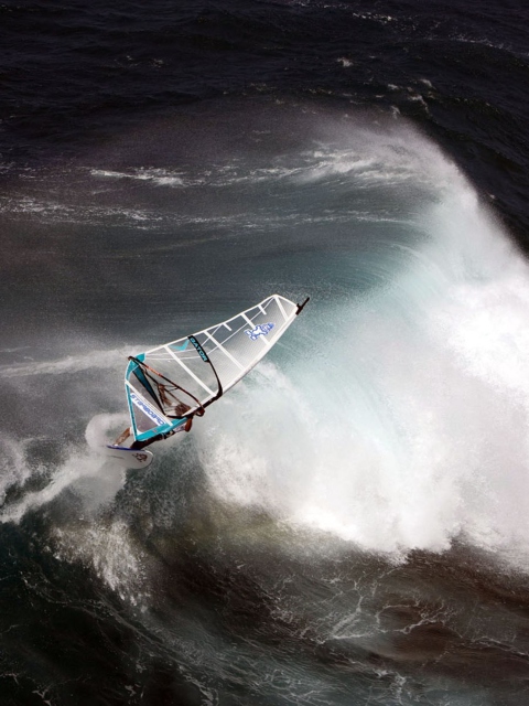Обои Big Wave Windsurfing 480x640