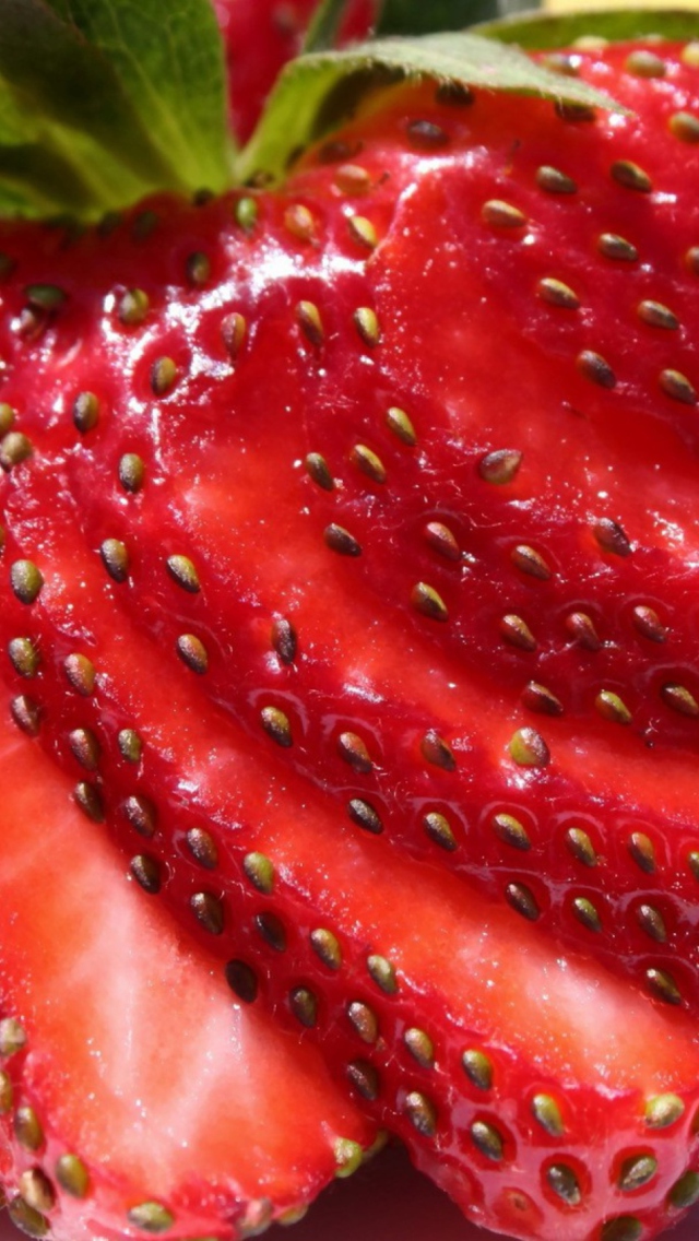 Das Strawberry Slices Wallpaper 640x1136