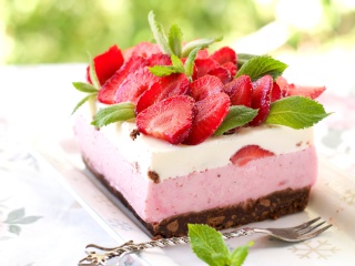 Das Strawberry cheesecake Wallpaper 320x240