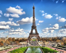 Das Eiffel Tower Wallpaper 220x176