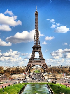 Das Eiffel Tower Wallpaper 240x320