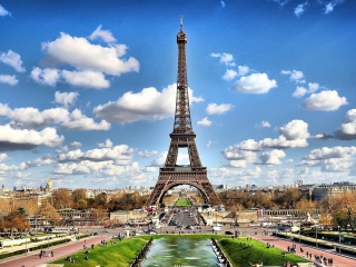 Das Eiffel Tower Wallpaper 320x240