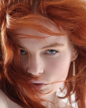 Das Redhead Model Wallpaper 176x220