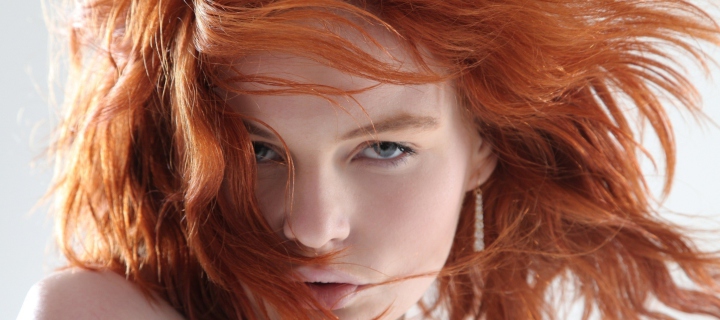 Das Redhead Model Wallpaper 720x320