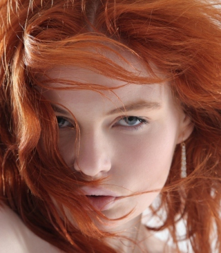 Redhead Model Picture for Samsung Infinity