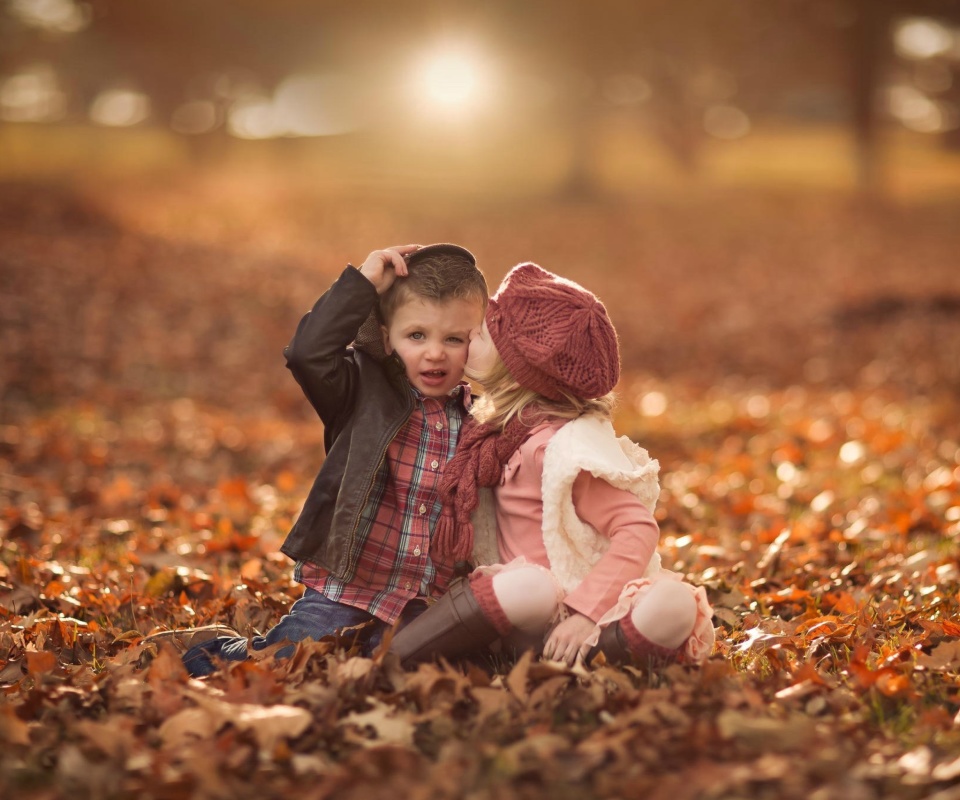 Boy and Girl in Autumn Garden wallpaper 960x800