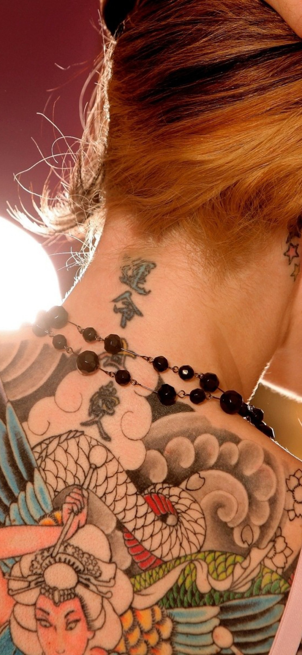Tattooed Girl's Back screenshot #1 1170x2532