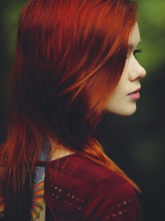 Das Redhead Girl Wallpaper 240x320