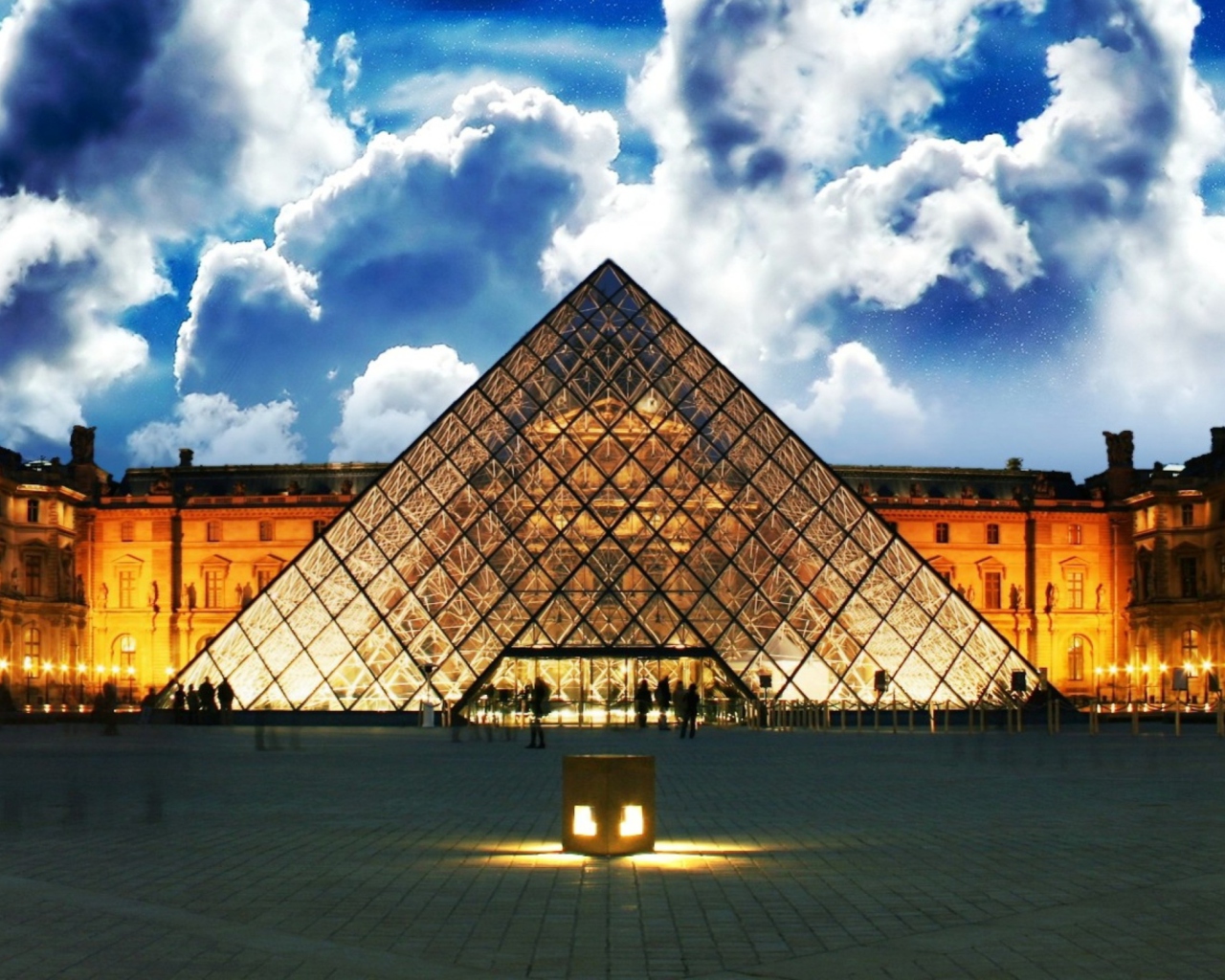 Das Louvre Museum Wallpaper 1280x1024