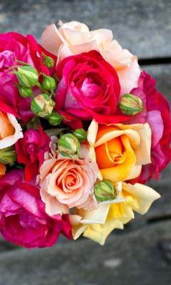 Fondo de pantalla Amazing Roses Bouquet 240x400