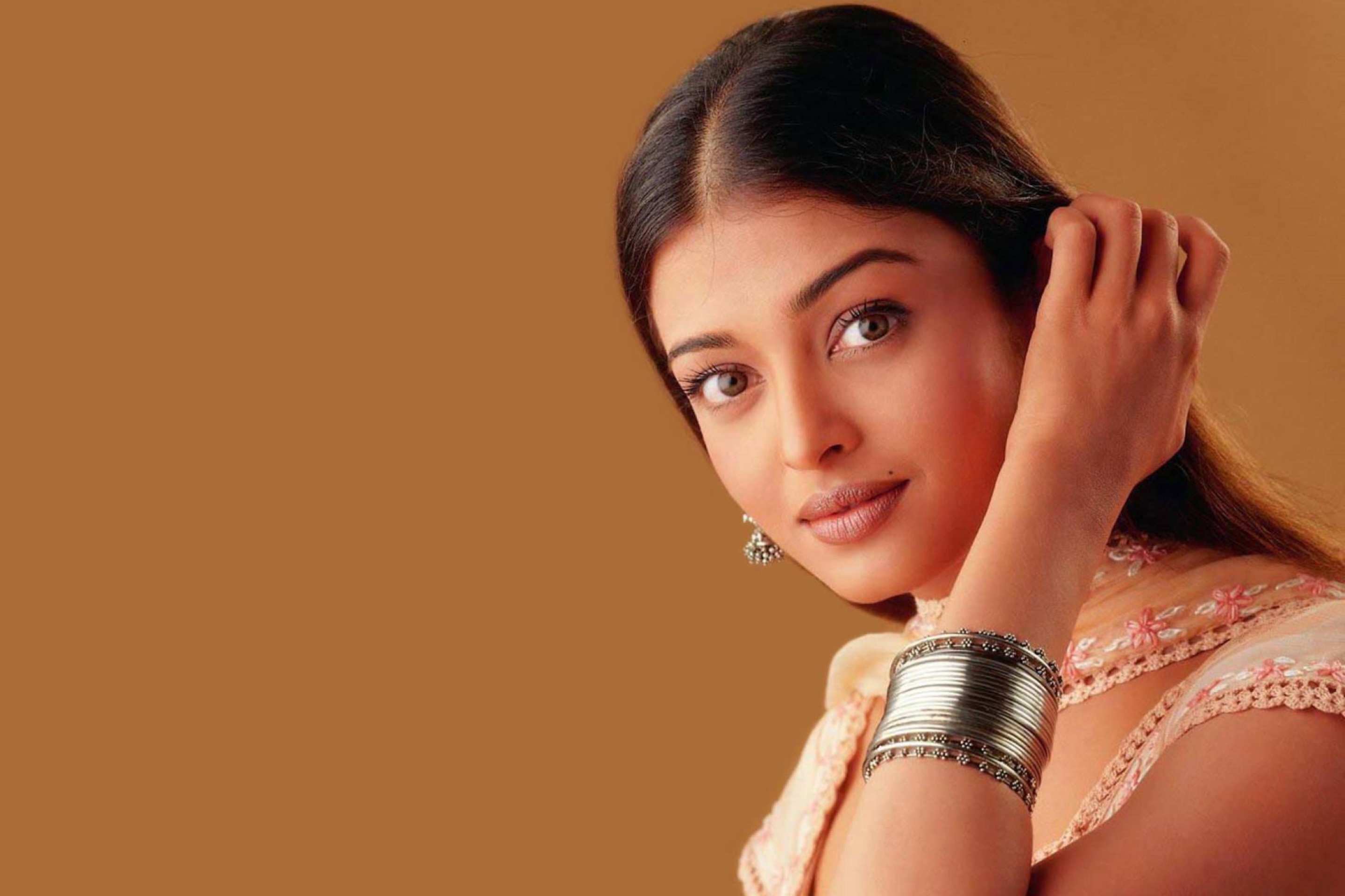 Fondo de pantalla Aishwarya Rai 2880x1920