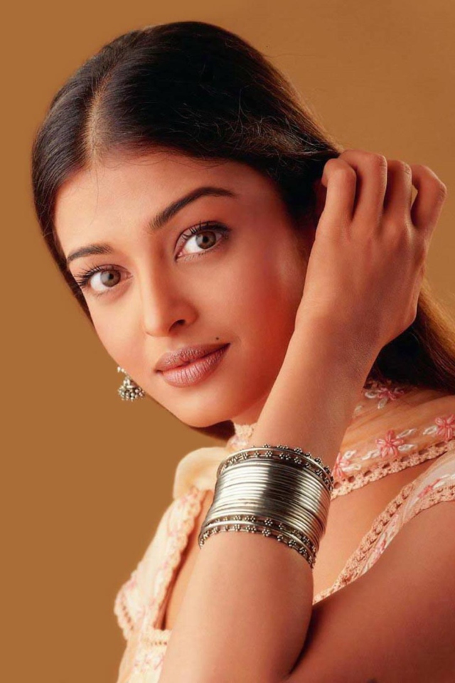 Das Aishwarya Rai Wallpaper 640x960