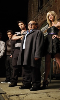 Fondo de pantalla Its Always Sunny in Philadelphia, Bar 240x400