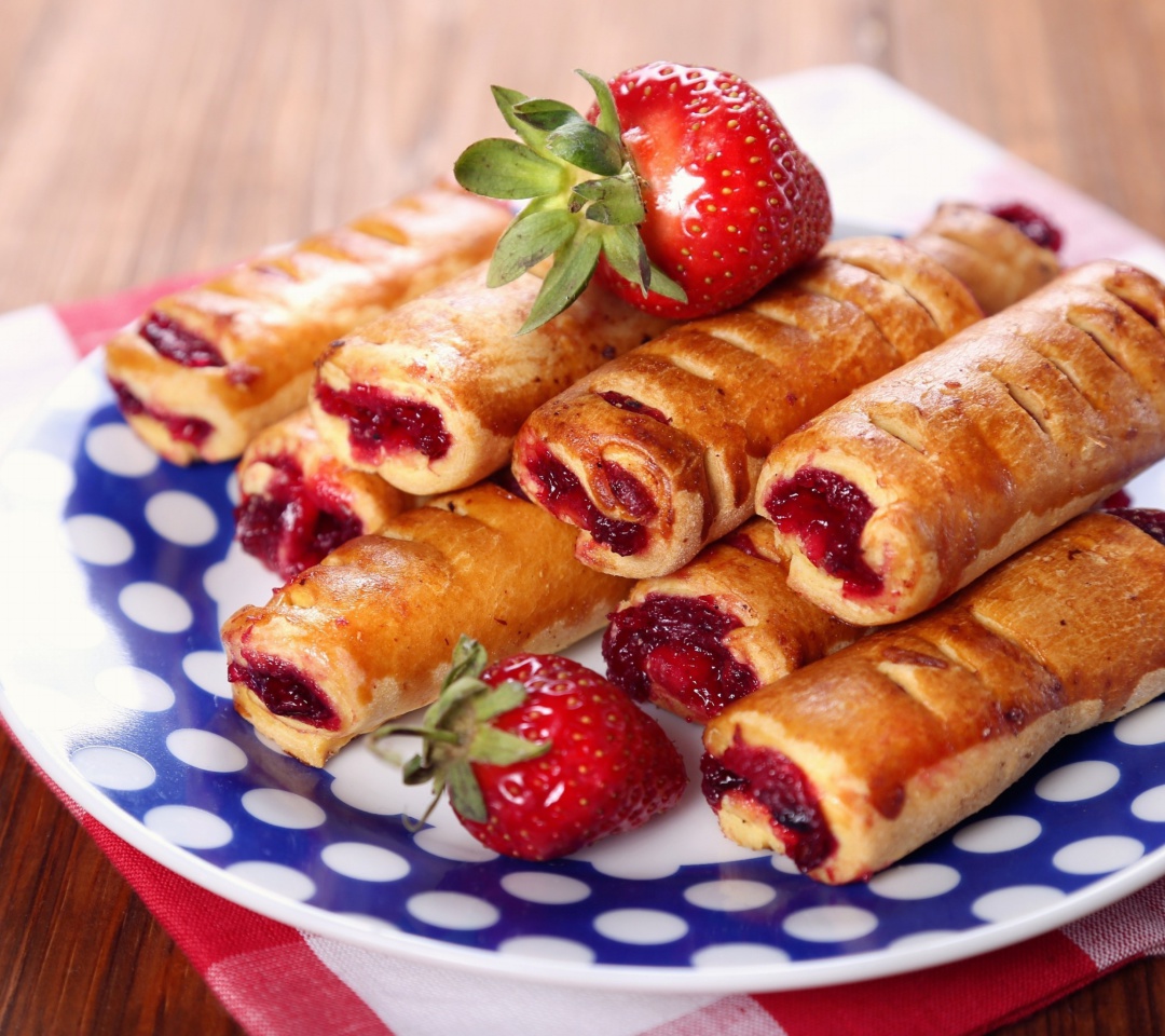 Das Pastry with Jam Wallpaper 1080x960