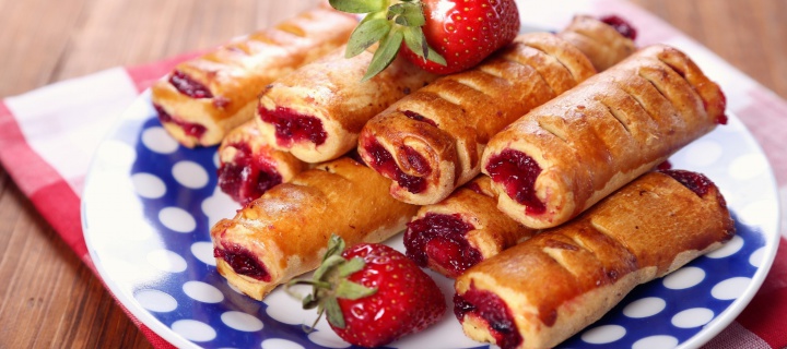 Pastry with Jam wallpaper 720x320