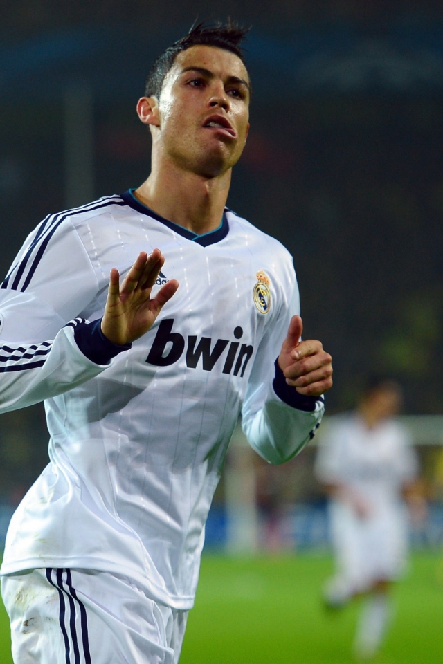 Cristiano Ronaldo wallpaper 640x960