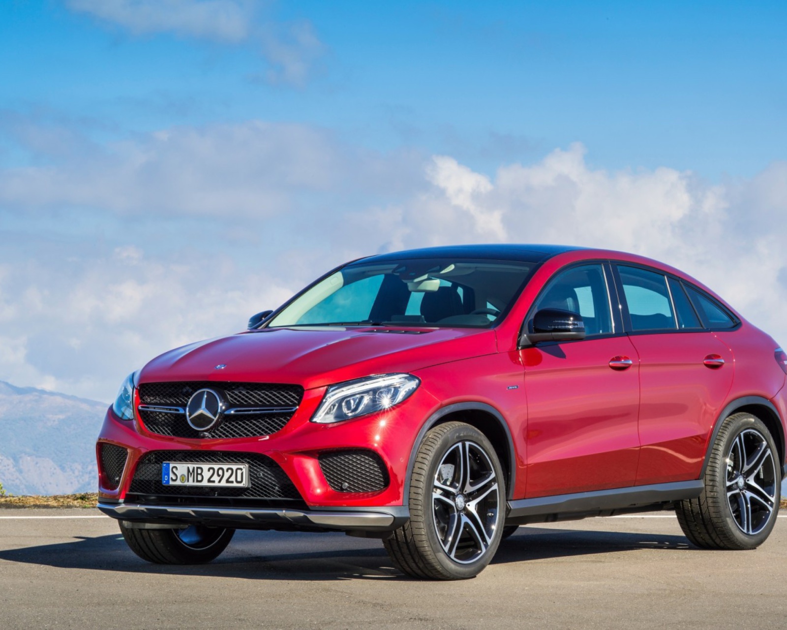 2016 Mercedes Benz GLE 450 AMG Red wallpaper 1600x1280