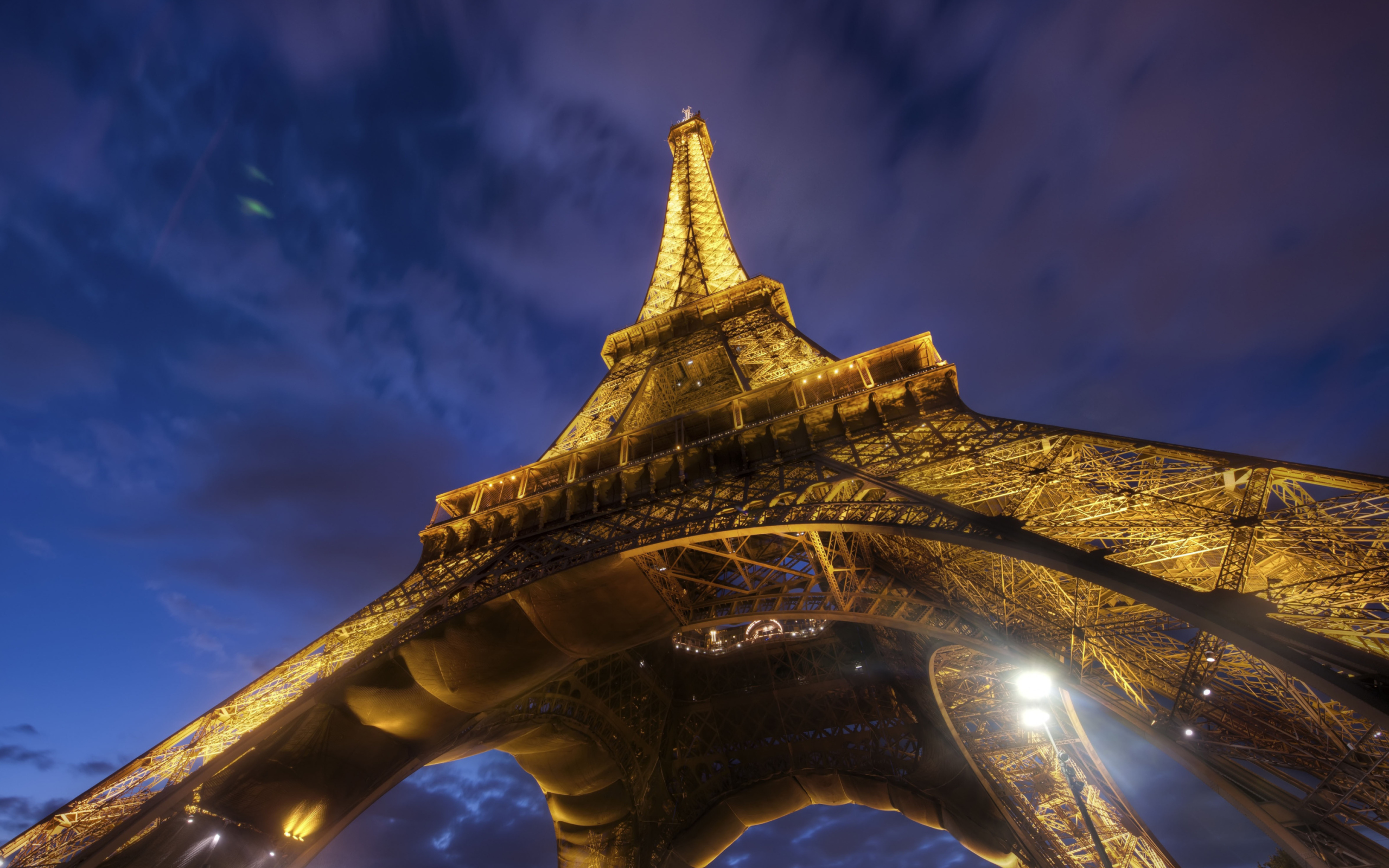 Fondo de pantalla Eiffel Tower 2560x1600