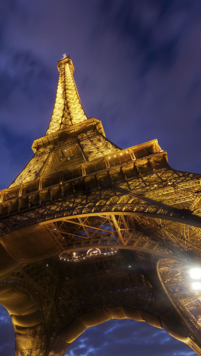 Eiffel Tower wallpaper 640x1136