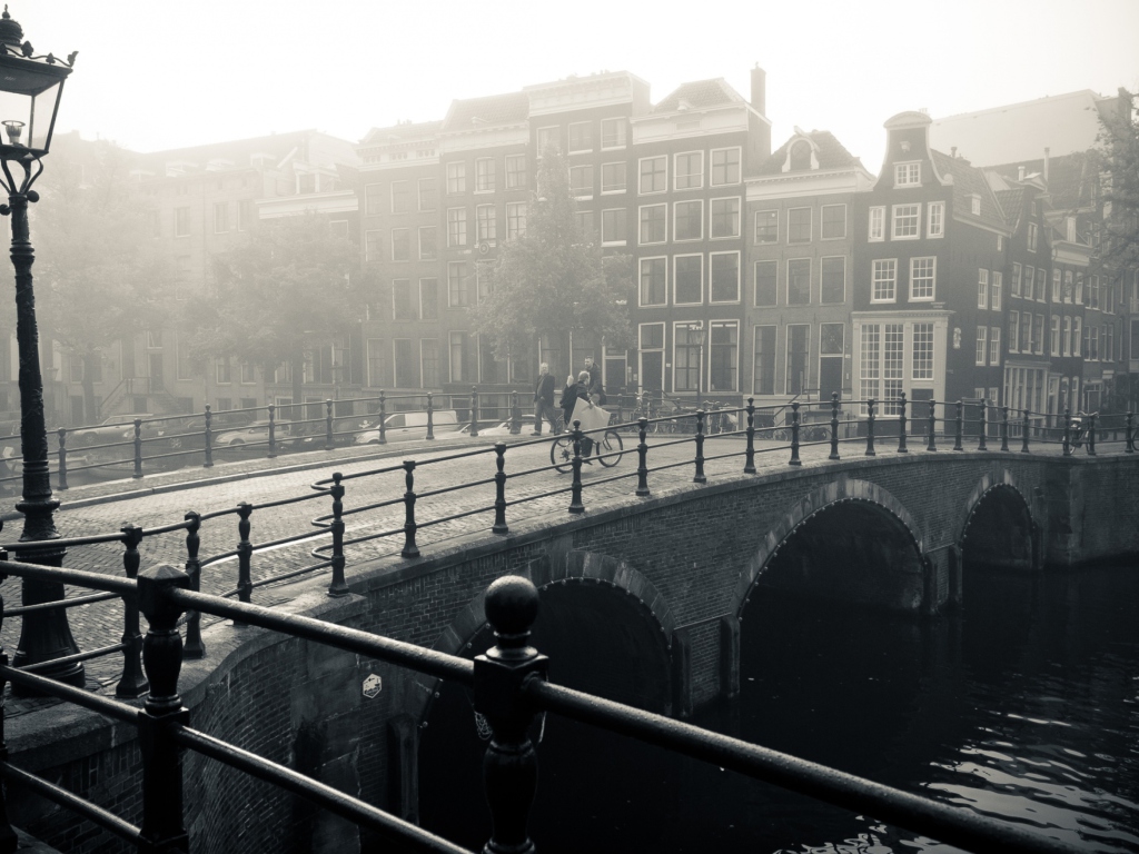 Misty Amsterdam wallpaper 1024x768