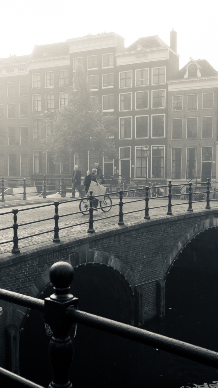 Misty Amsterdam wallpaper 750x1334