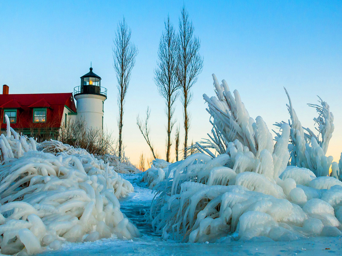 Sfondi Winter Frozen Lighthouses 1152x864