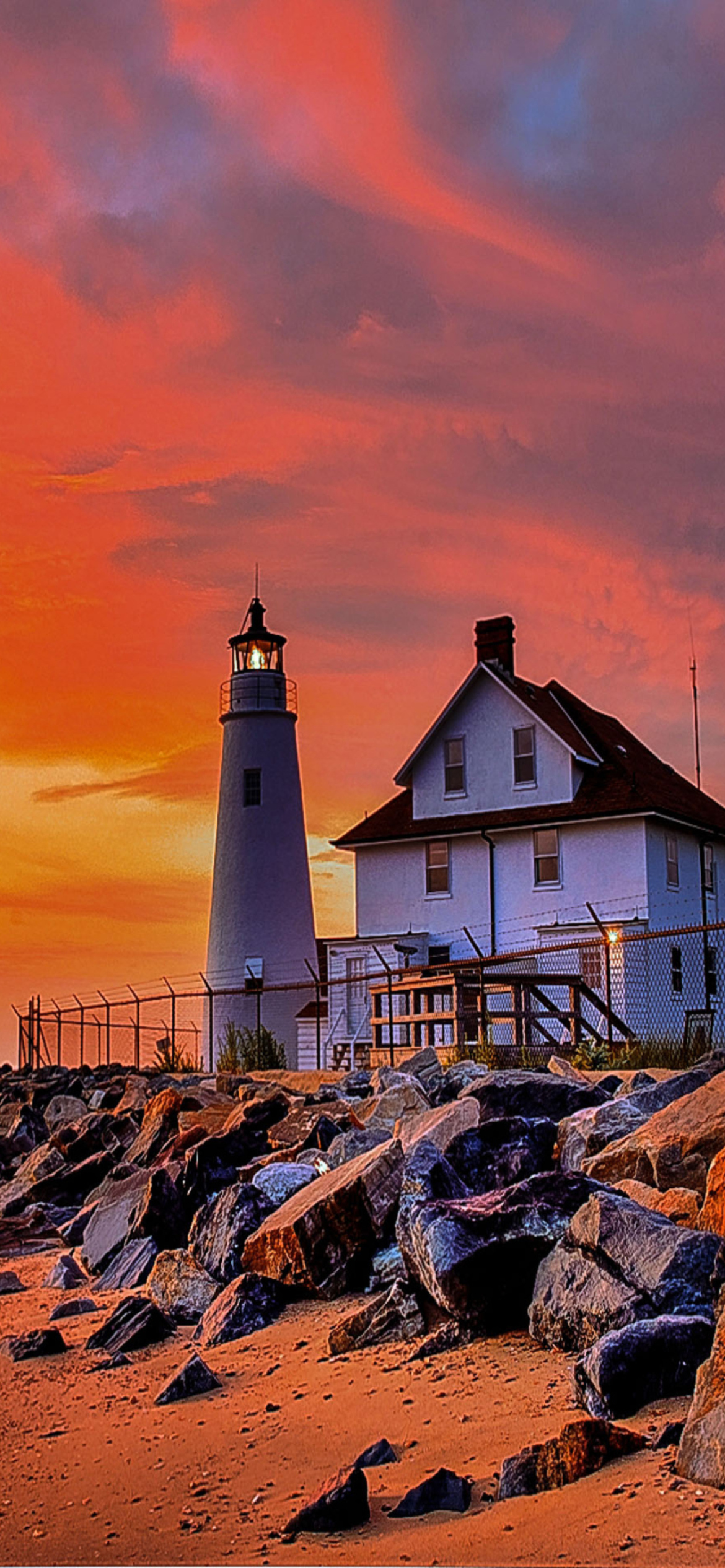 Lighthouse In Michigan wallpaper 1170x2532