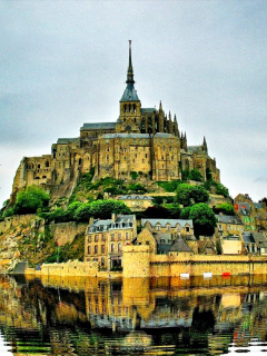 Normandy, Mont Saint Michel screenshot #1 240x320