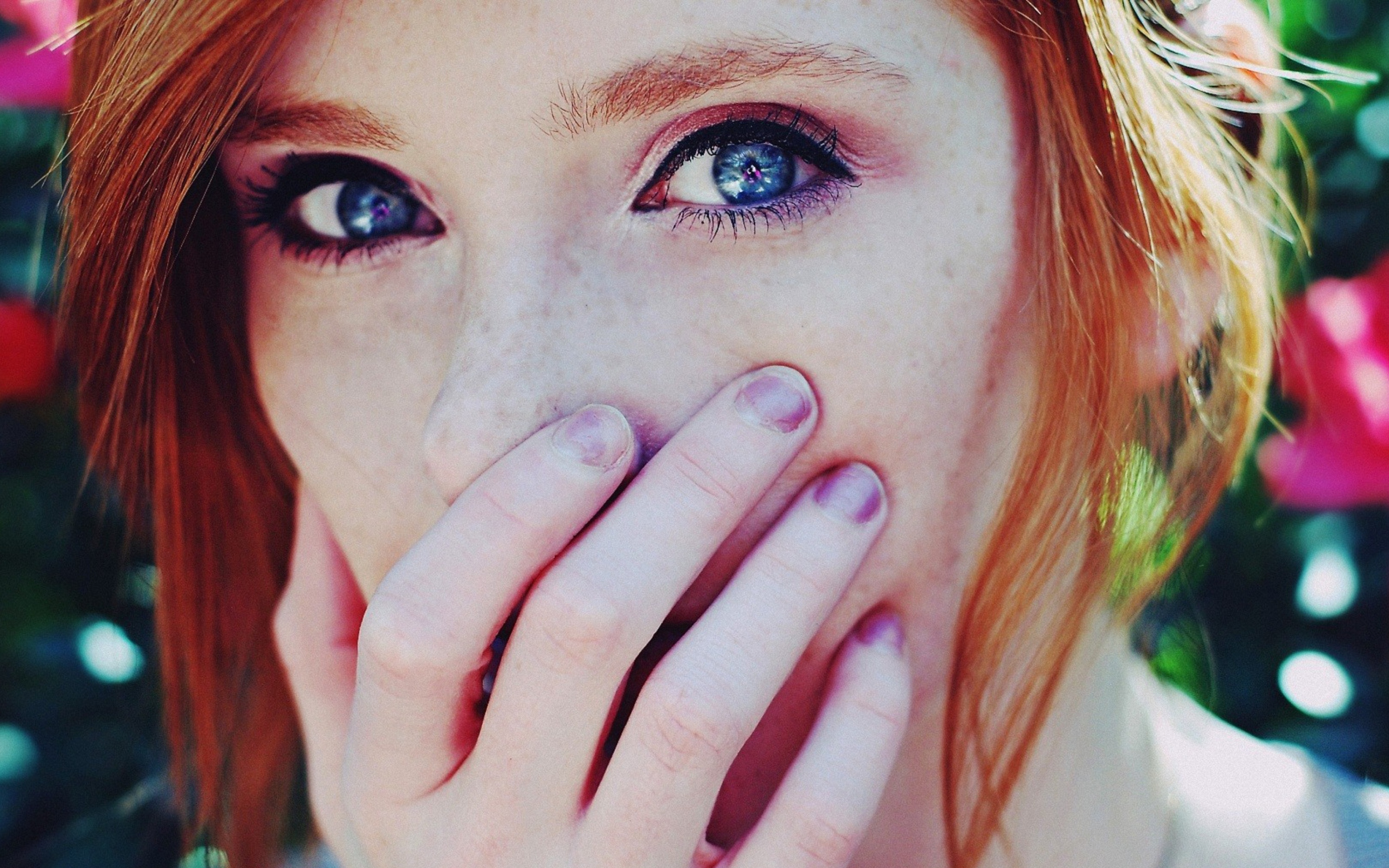 Screenshot №1 pro téma Blue Eyes And Freckles 2560x1600