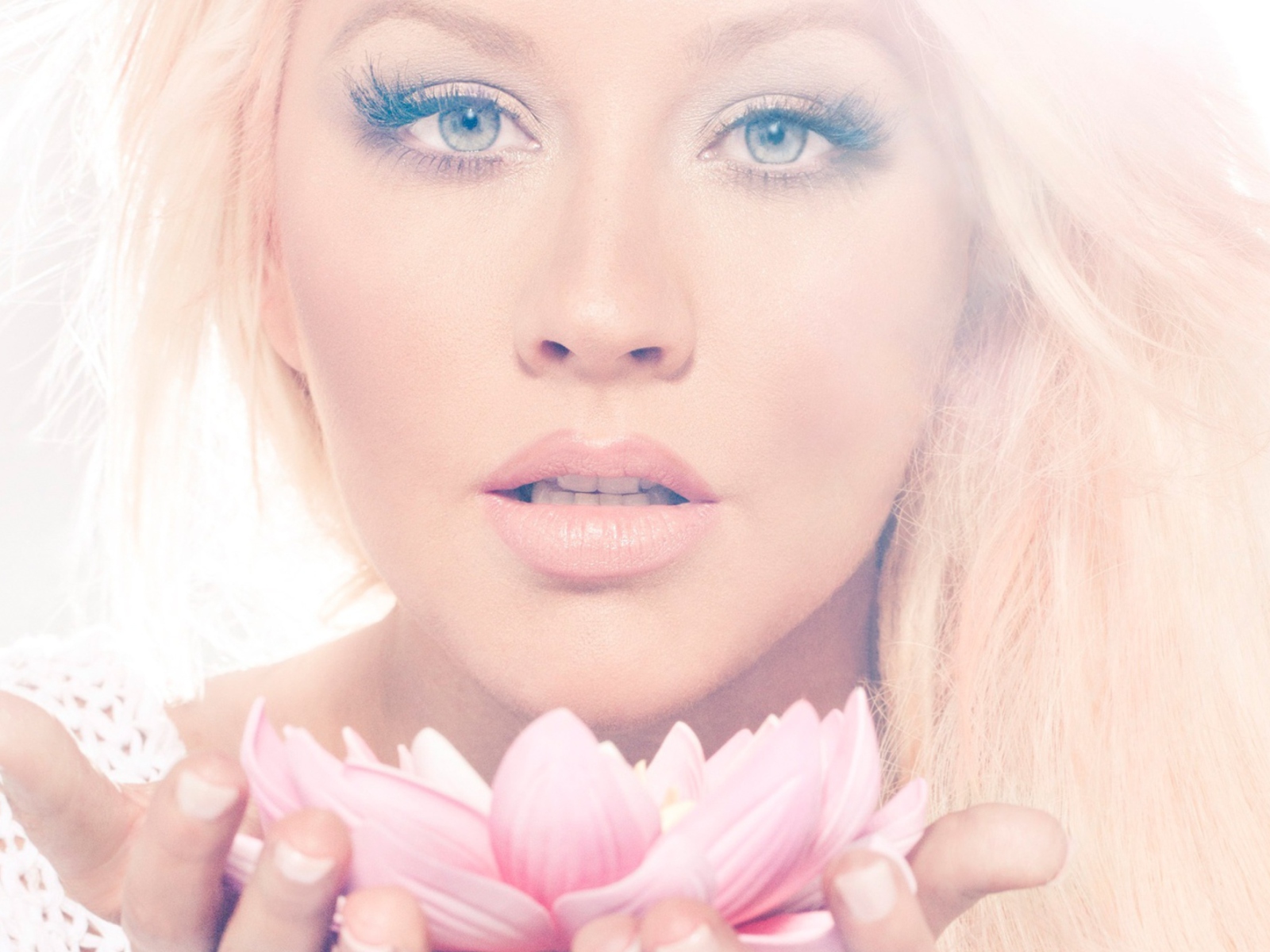 Christina Aguilera With Lotus screenshot #1 1600x1200