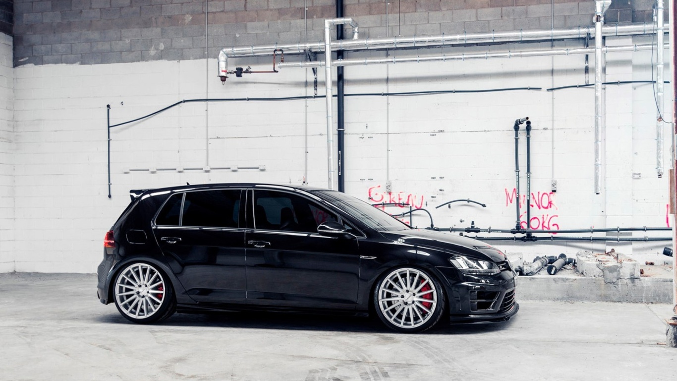 Das Volkswagen Golf R 2 0T Vossen Wheels Wallpaper 1366x768