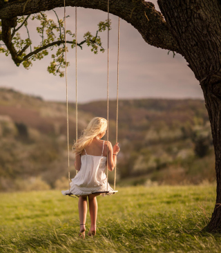 Girl On Tree Swing papel de parede para celular para 480x800